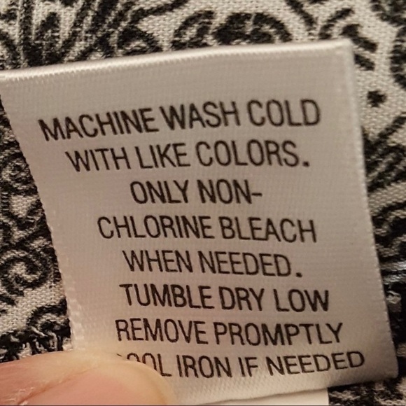 CROFT & Barrow Paisley Button Down Top - Picture 10 of 11